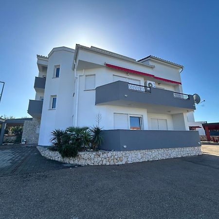 Apartment Karlo ノヴァリャ エクステリア 写真